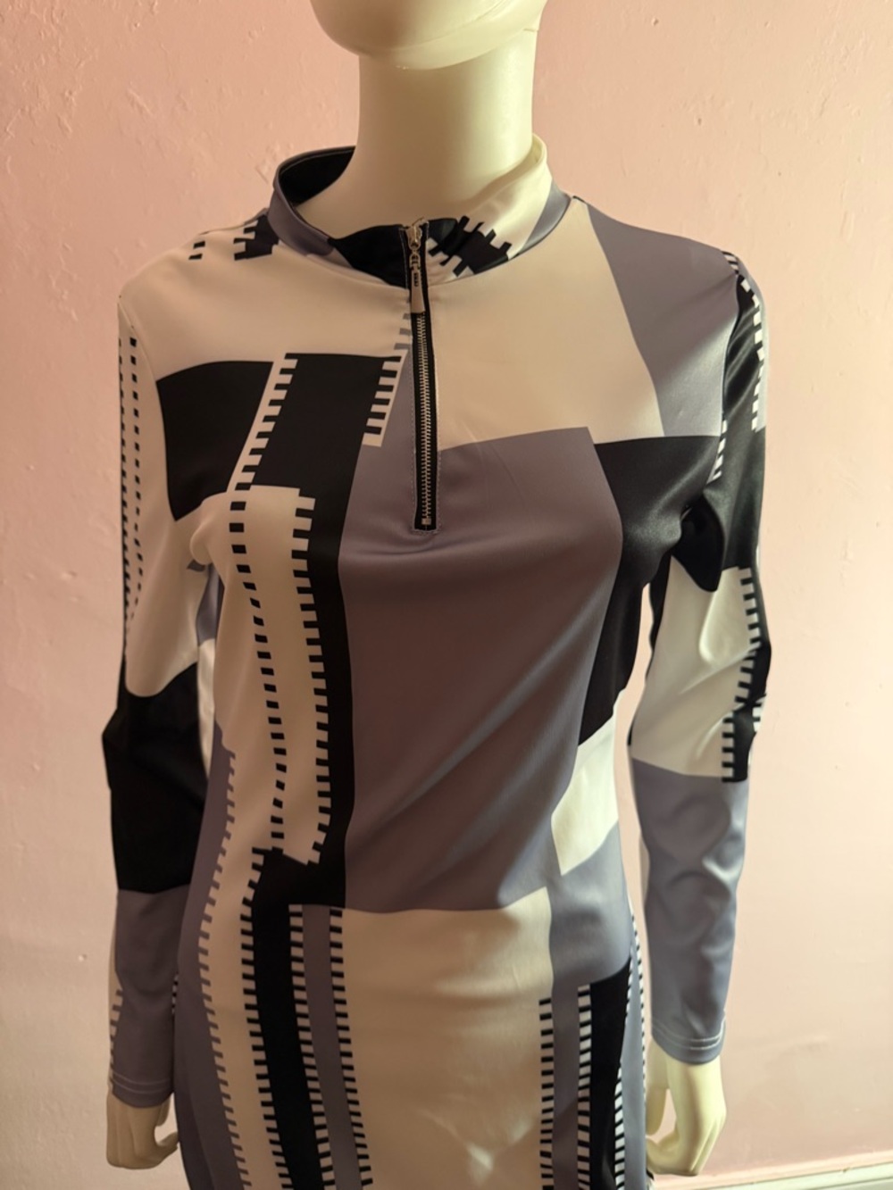 Cute little number black ,gray, white dress